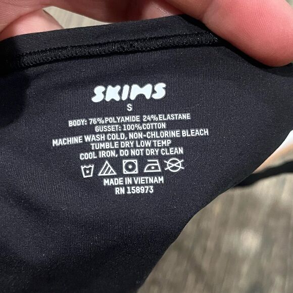 NWT Skims Fits Everybody T-String Thong Back Underwear Quick-Dry Onyx Size S - Picture 3 of 4